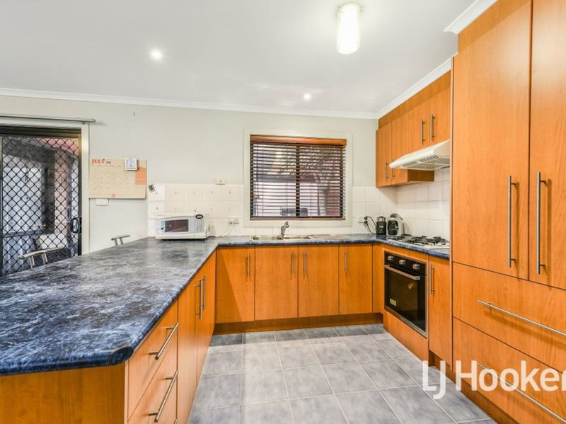 Photo - 5 Breydon Place, Hampton Park VIC 3976 - Image 7