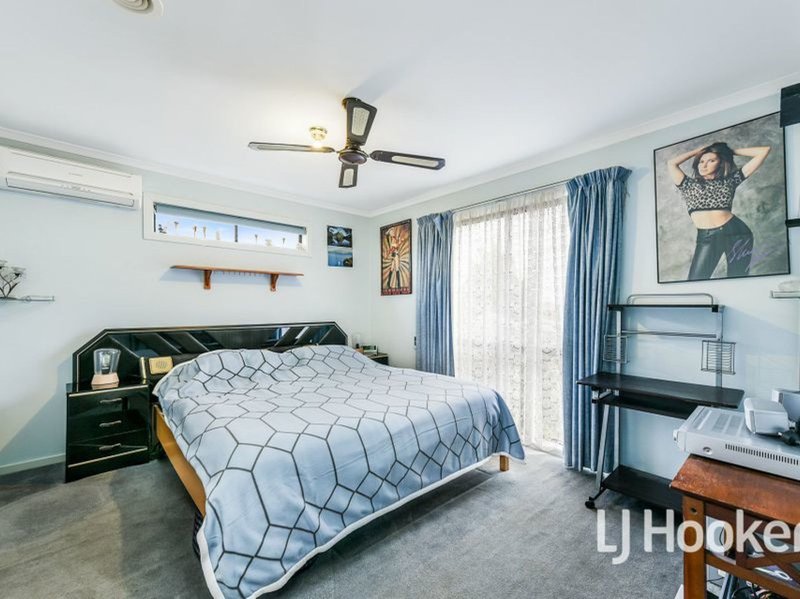 Photo - 5 Breydon Place, Hampton Park VIC 3976 - Image 10