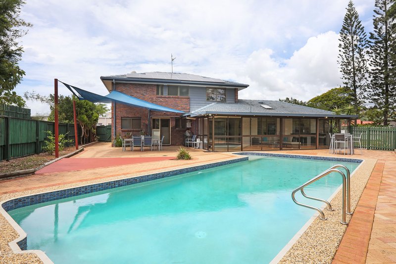 Photo - 5 Bribie Court, Mermaid Waters QLD 4218 - Image 3