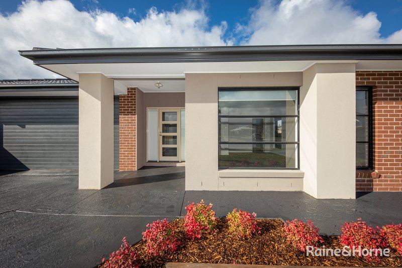 Photo - 5 Bridle Street, Sunbury VIC 3429 - Image 3