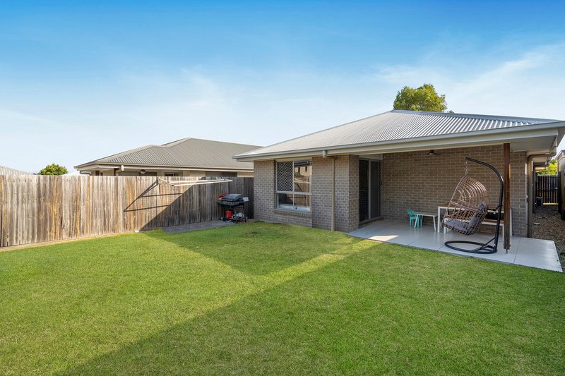 Photo - 5 Bright Street, Yarrabilba QLD 4207 - Image 12