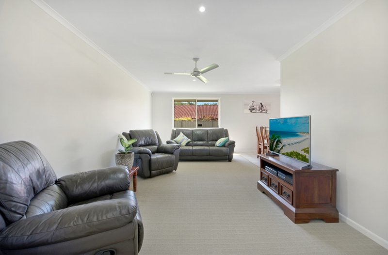 Photo - 5 Brisbane Crescent, Deception Bay QLD 4508 - Image 2