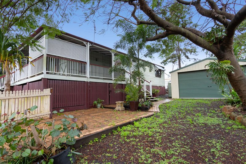 Photo - 5 Brisbane Road, Redbank QLD 4301 - Image 15