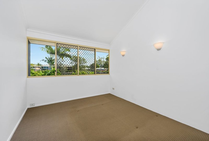 Photo - 5 Bristol Fry/125 Santa Cruz Boulevard, Clear Island Waters QLD 4226 - Image 16