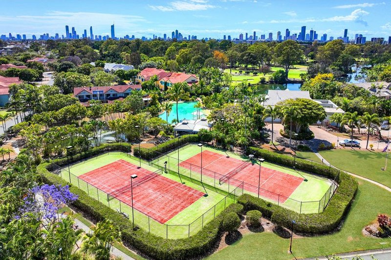 Photo - 5 Bristol Fry/125 Santa Cruz Boulevard, Clear Island Waters QLD 4226 - Image 21