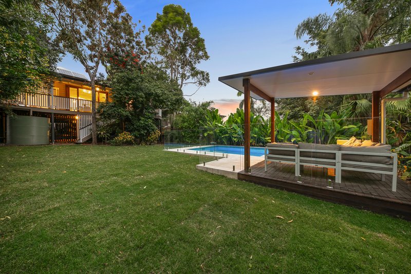 Photo - 5 Broadmere Street, Annerley QLD 4103 - Image 3