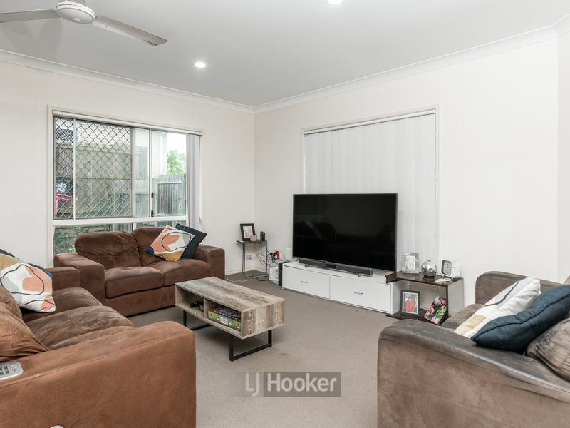 Photo - 5 Brodie Court, Hillcrest QLD 4118 - Image 3