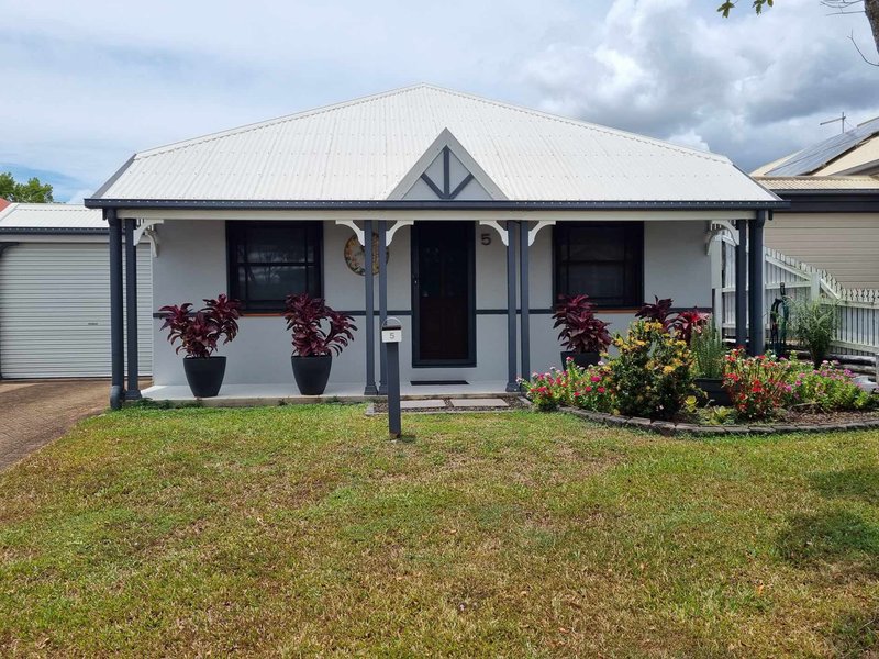 5 Bromley Close, Mount Sheridan QLD 4868