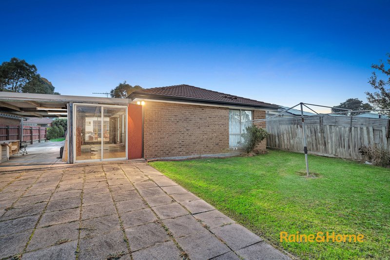 Photo - 5 Bronhill Court, Cranbourne West VIC 3977 - Image 14