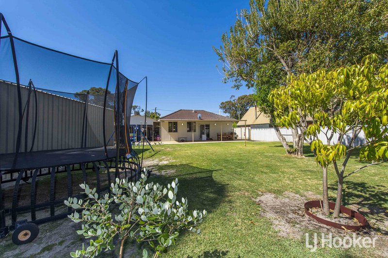 Photo - 5 Brooking Road, Coodanup WA 6210 - Image 21