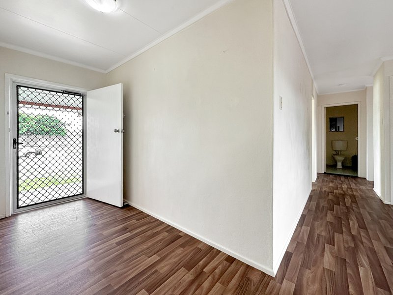 Photo - 5 Brooks Road, Sarina QLD 4737 - Image 2