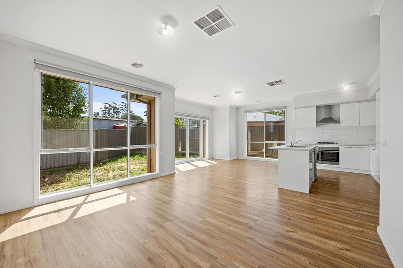 Photo - 5 Broomfield Road, Creswick VIC 3363 - Image 9