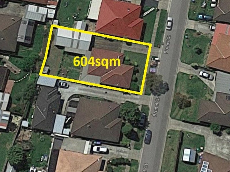 Photo - 5 Brunel Court, Hampton Park VIC 3976 - Image 2