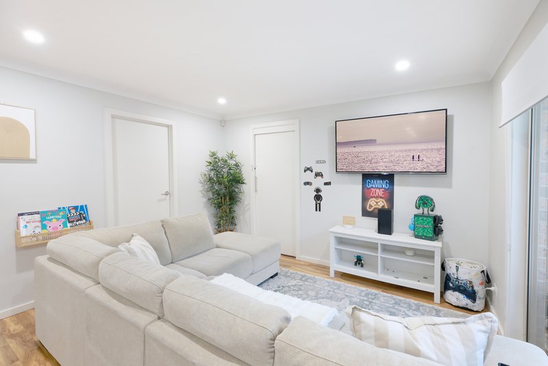 Photo - 5 Bulu Drive, Glenmore Park NSW 2745 - Image 5