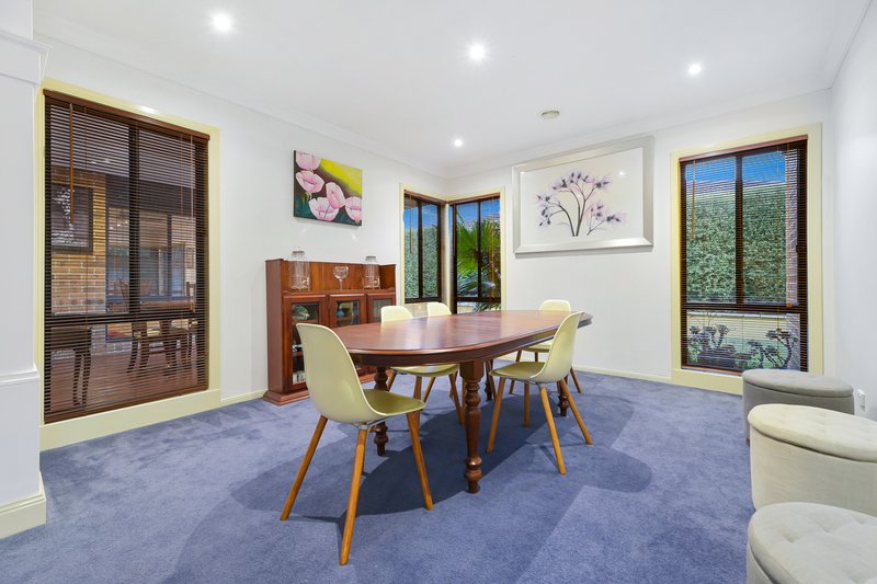 Photo - 5 Bundoora Court, Narre Warren South VIC 3805 - Image 4