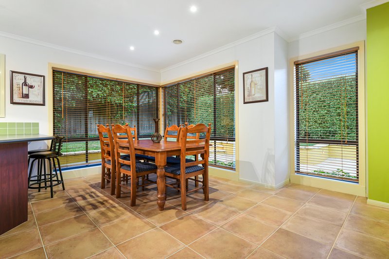 Photo - 5 Bundoora Court, Narre Warren South VIC 3805 - Image 6