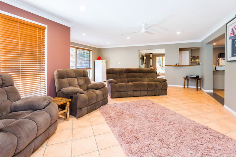 Photo - 5 Bunker Court, Arundel QLD 4214 - Image 4