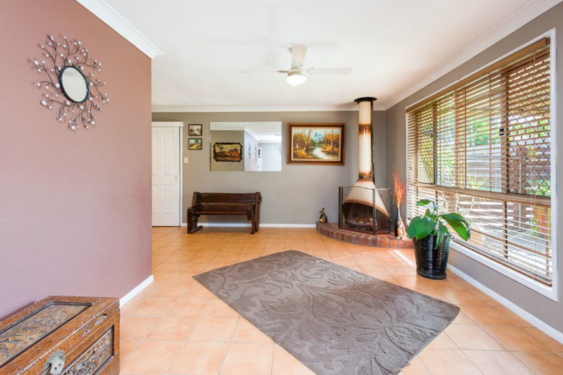 Photo - 5 Bunker Court, Arundel QLD 4214 - Image 5