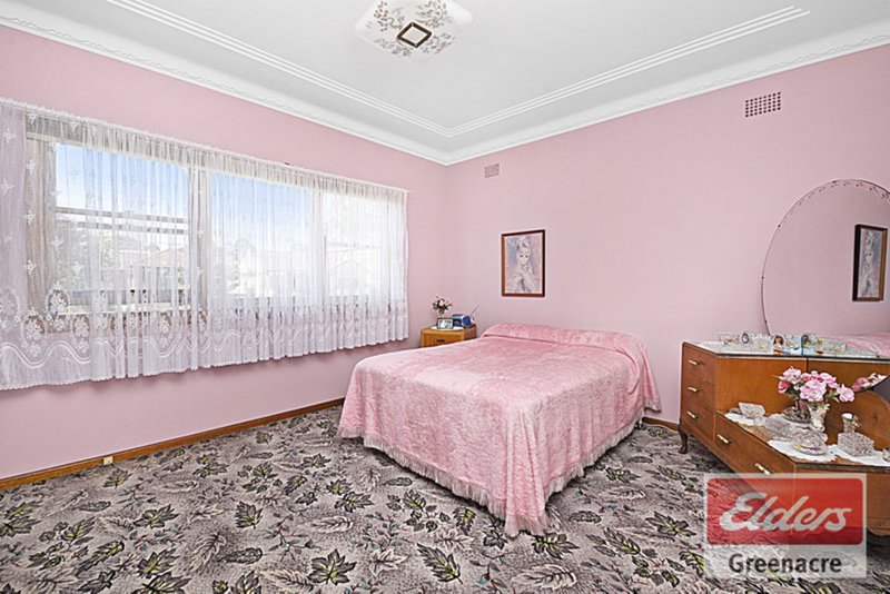 Photo - 5 Bunt Avenue, Greenacre NSW 2190 - Image 7