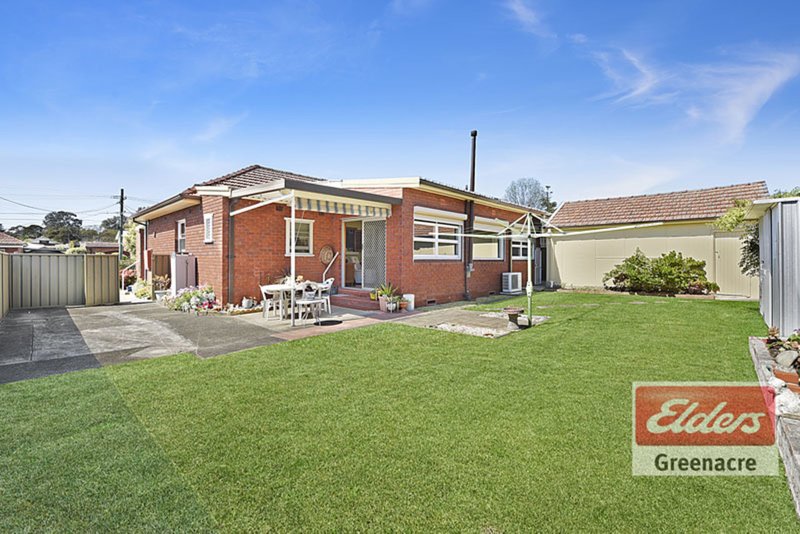 Photo - 5 Bunt Avenue, Greenacre NSW 2190 - Image 9