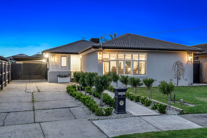 Photo - 5 Burgess Close, Gladstone Park VIC 3043 - Image 2