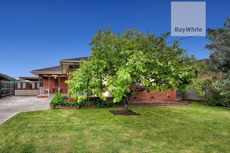 Photo - 5 Burgess Close, Gladstone Park VIC 3043 - Image 2