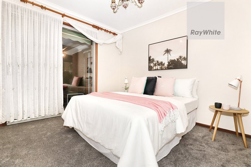 Photo - 5 Burgess Close, Gladstone Park VIC 3043 - Image 21