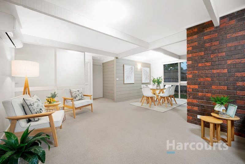 Photo - 5 Burlington Crescent, Wantirna VIC 3152 - Image 6