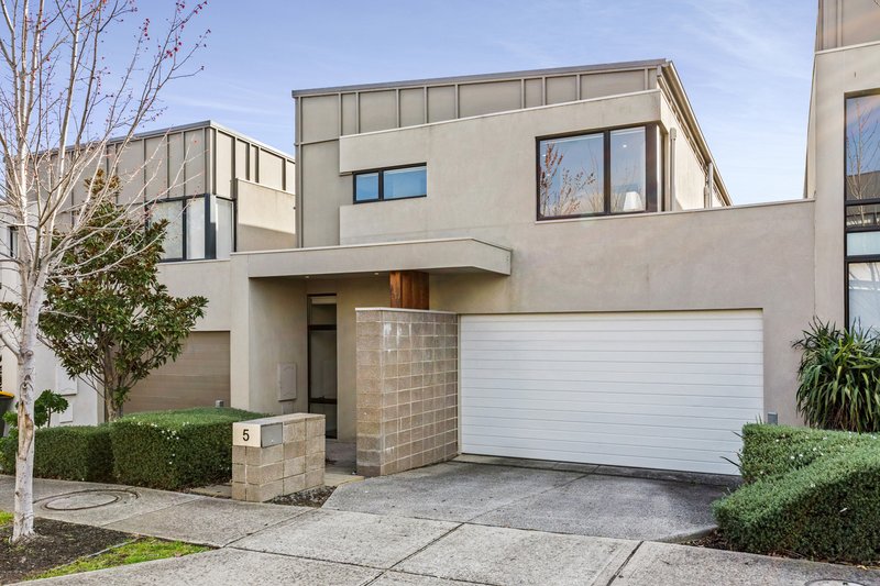 5 Burn Nar Look Drive, Burwood VIC 3125