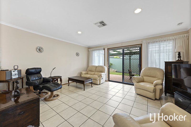 Photo - 5 Burton Mews, Aberfoyle Park SA 5159 - Image 2