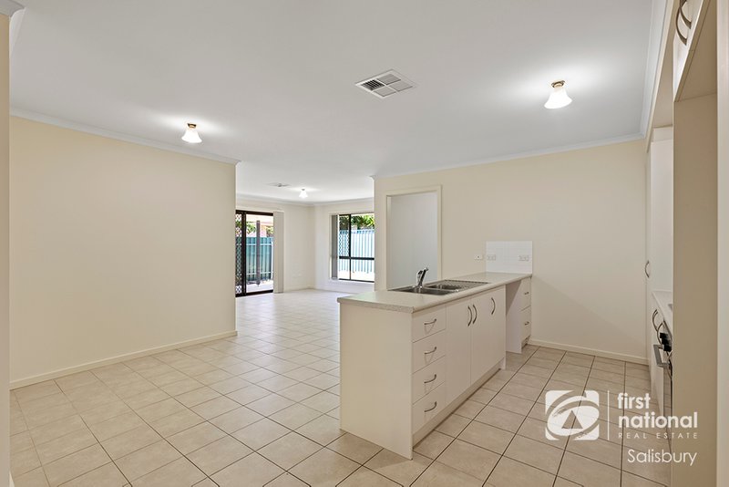 Photo - 5 Butler Court, Blakeview SA 5114 - Image 4