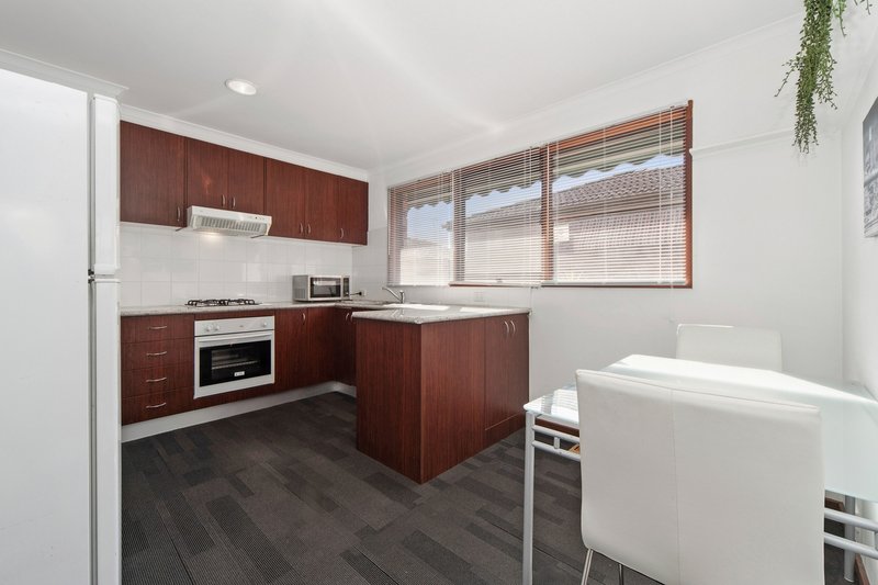 Photo - 5 Cadle Street, Dandenong VIC 3175 - Image 4