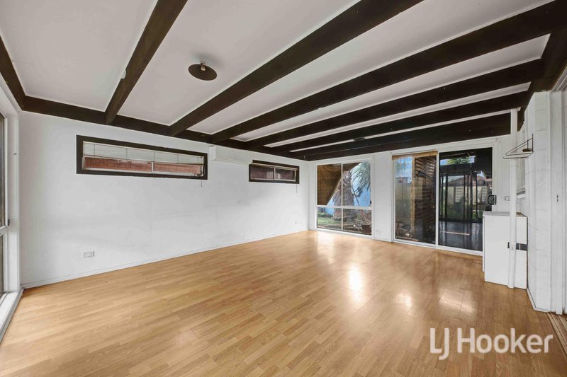 Photo - 5 Cadross Avenue, Melton VIC 3337 - Image 3