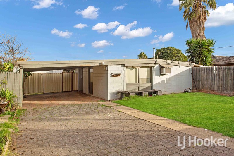 Photo - 5 Cadross Avenue, Melton VIC 3337 - Image 6