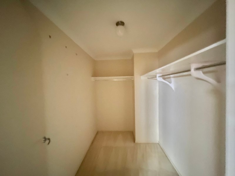 Photo - 5 Caesia Way, Caroline Springs VIC 3023 - Image 17