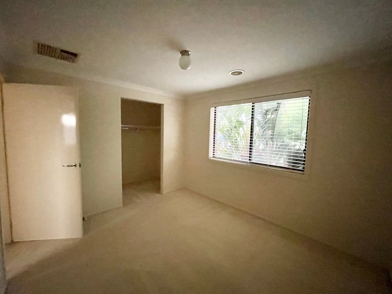 Photo - 5 Caesia Way, Caroline Springs VIC 3023 - Image 21