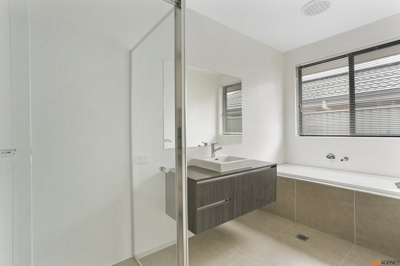 Photo - 5 Cain Avenue, Gregory Hills NSW 2557 - Image 5