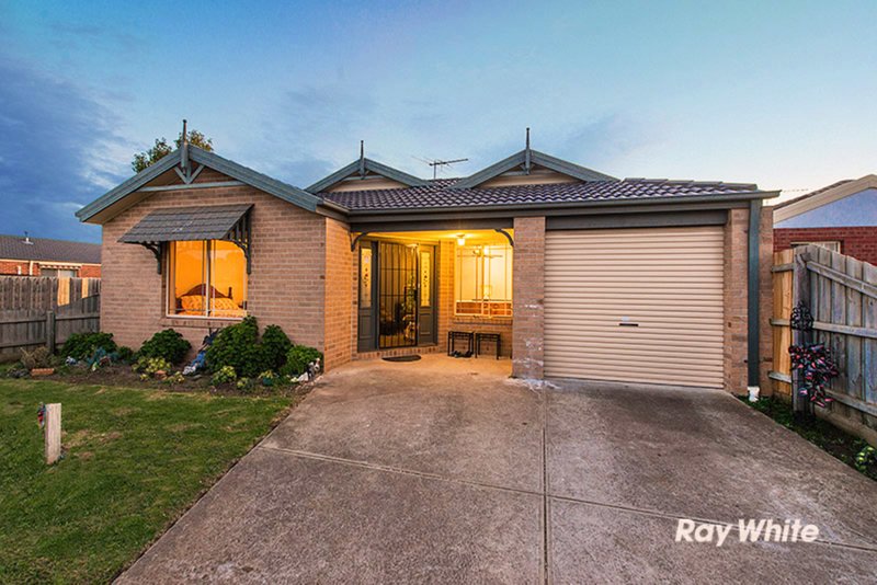 5 Calais Circuit, Cranbourne West VIC 3977