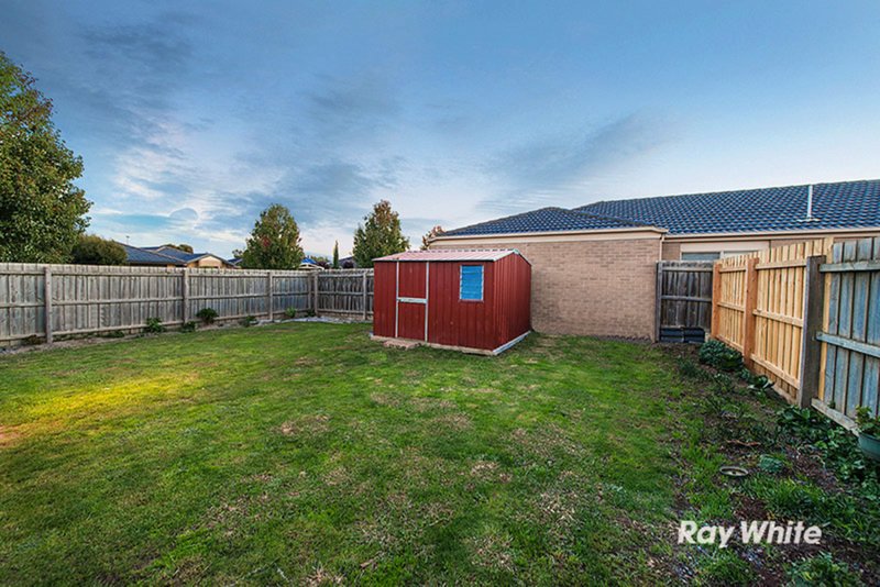 Photo - 5 Calais Circuit, Cranbourne West VIC 3977 - Image 9