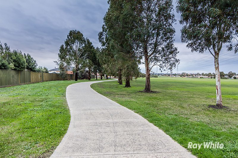 Photo - 5 Calais Circuit, Cranbourne West VIC 3977 - Image 10