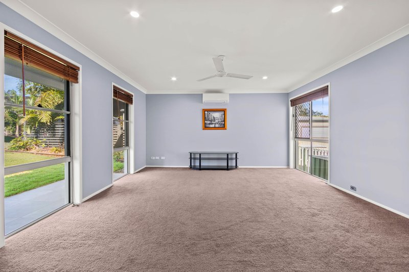 Photo - 5 Calypso Court, Oxenford QLD 4210 - Image 6