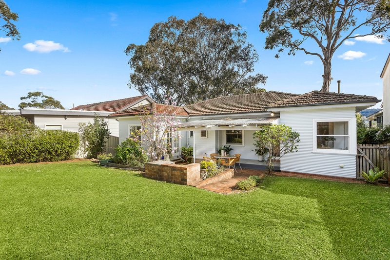 Photo - 5 Camden Grove, Figtree NSW 2525 - Image 1