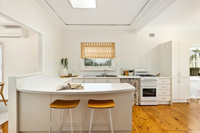 Photo - 5 Camden Grove, Figtree NSW 2525 - Image 6