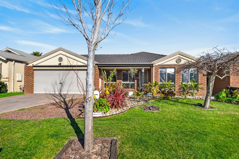 Photo - 5 Camelia Way, Pakenham VIC 3810 - Image 1