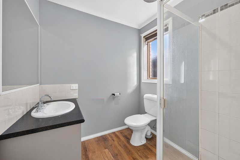 Photo - 5 Camelia Way, Pakenham VIC 3810 - Image 8