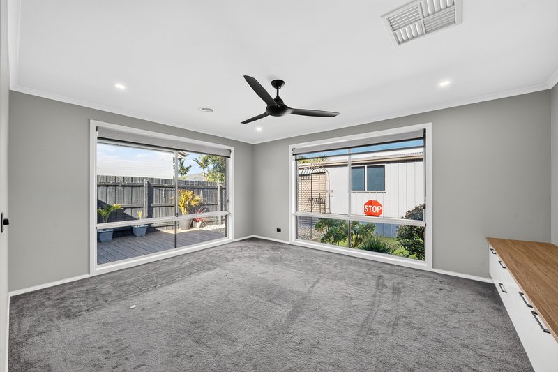 Photo - 5 Camelia Way, Pakenham VIC 3810 - Image 15
