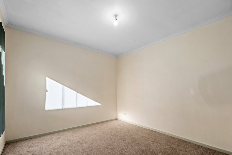 Photo - 5 Campbell Street, Epping VIC 3076 - Image 8