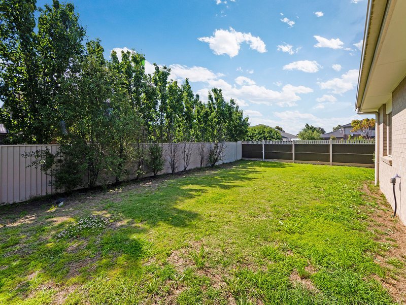 Photo - 5 Cann Court, Pakenham VIC 3810 - Image 10