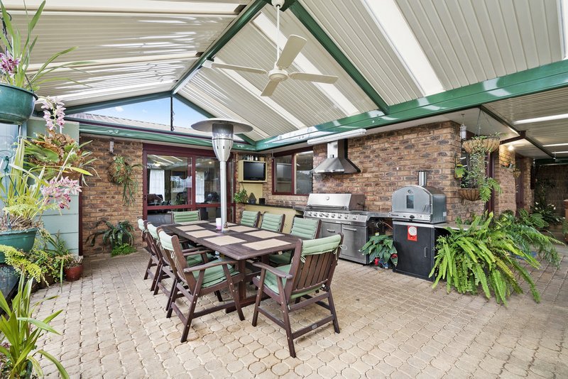 Photo - 5 Canterbury Place, Werribee VIC 3030 - Image 11