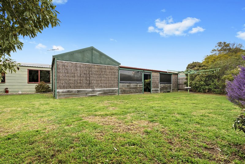 Photo - 5 Canterbury Place, Werribee VIC 3030 - Image 13